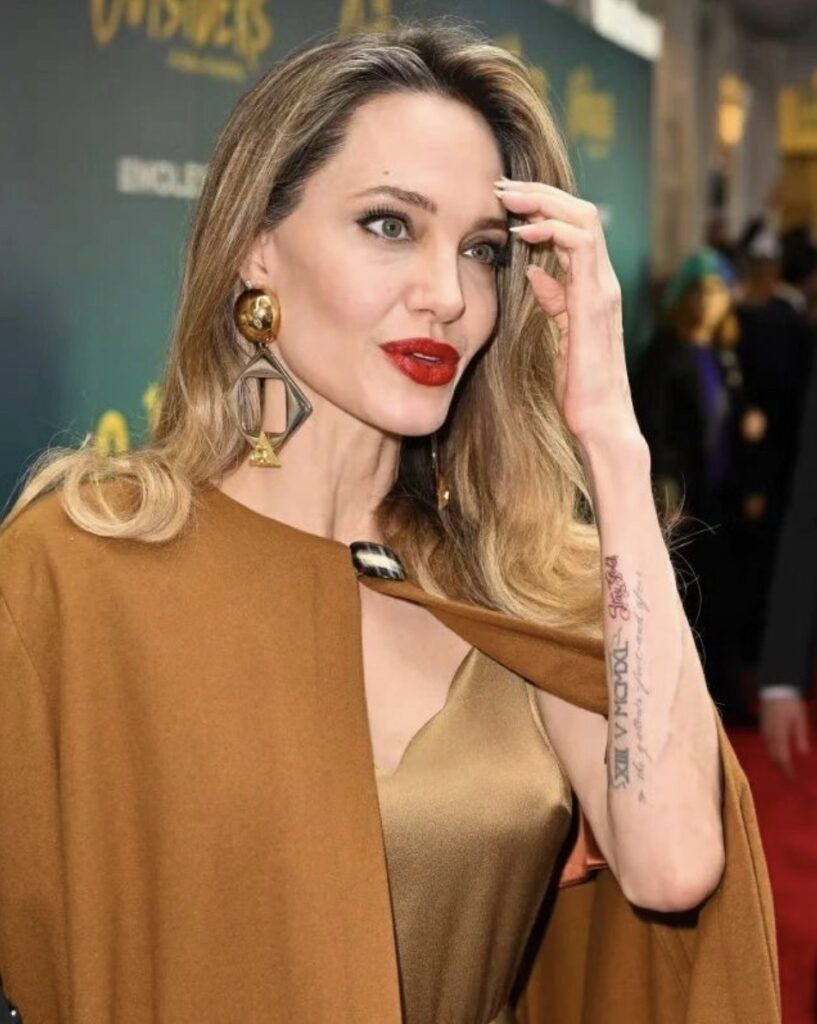 The Top 10 Most Beautiful Women in the World and Their Earnings: A Fascinating Insight. 5 Angelina Jolie